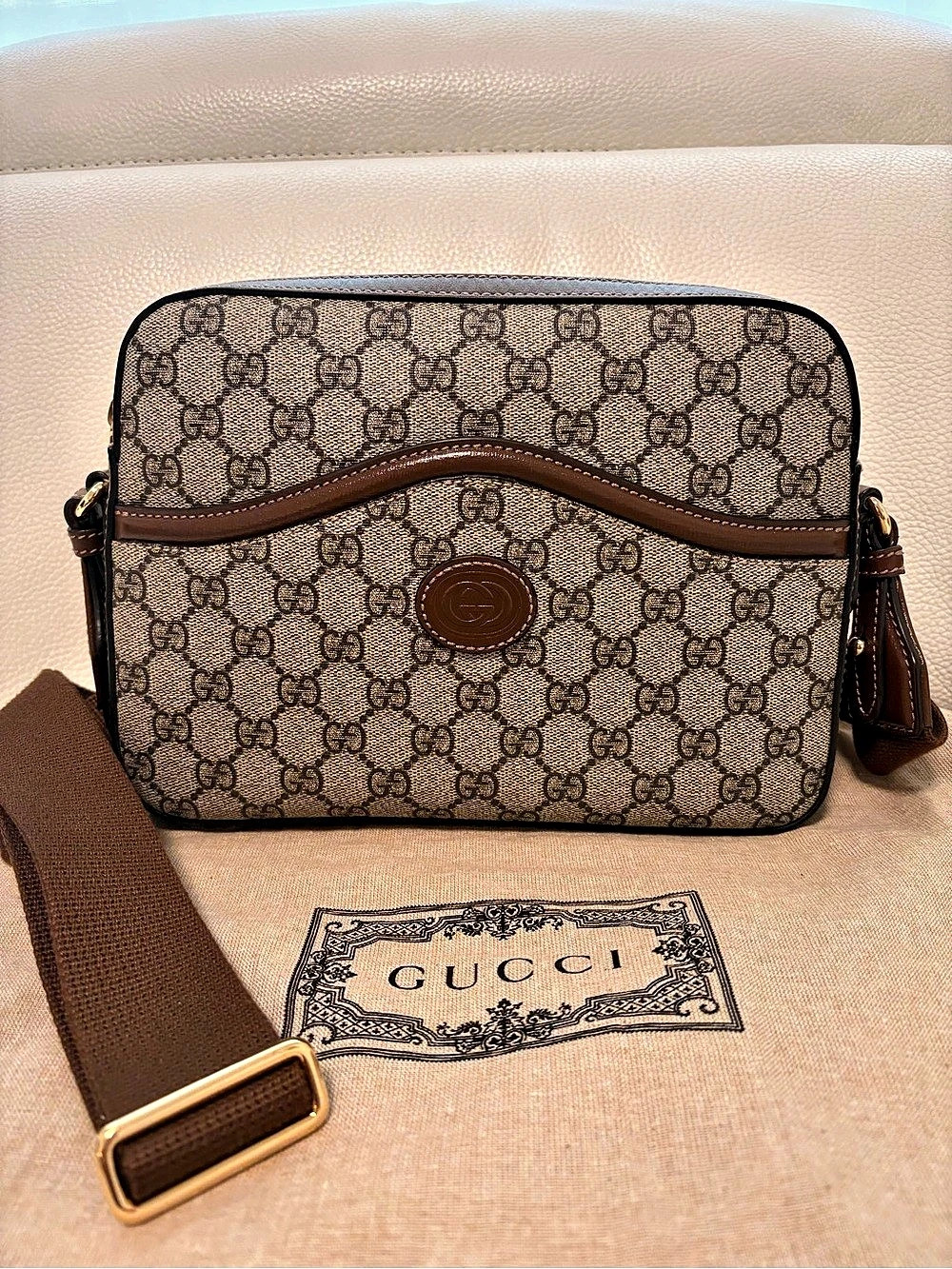 Gucci Small Messenger Bag GG Supreme Brown & Beige